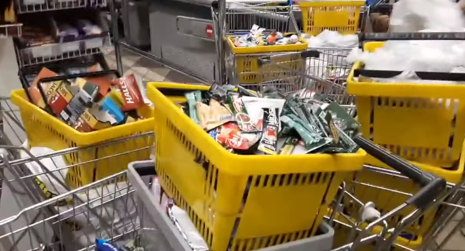 Видео: Последствия акции С14 в киевском супермаркете