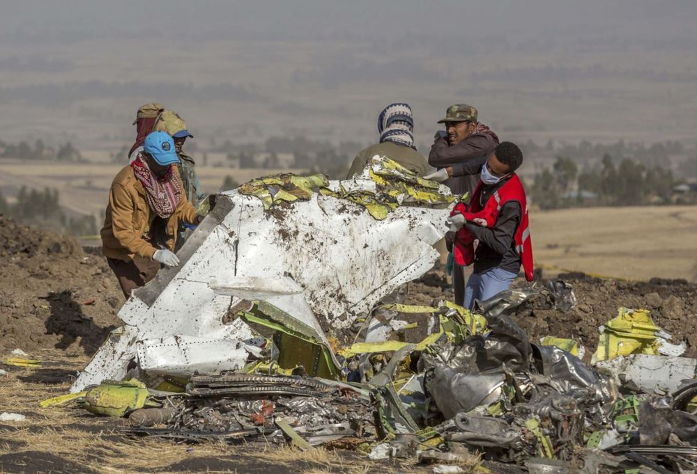 Глава Boeing извинился перед семьями погибших в катастрофах 737 MAX