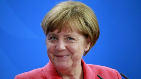 Зеленский и Меркель обсудили по телефону Минские соглашения