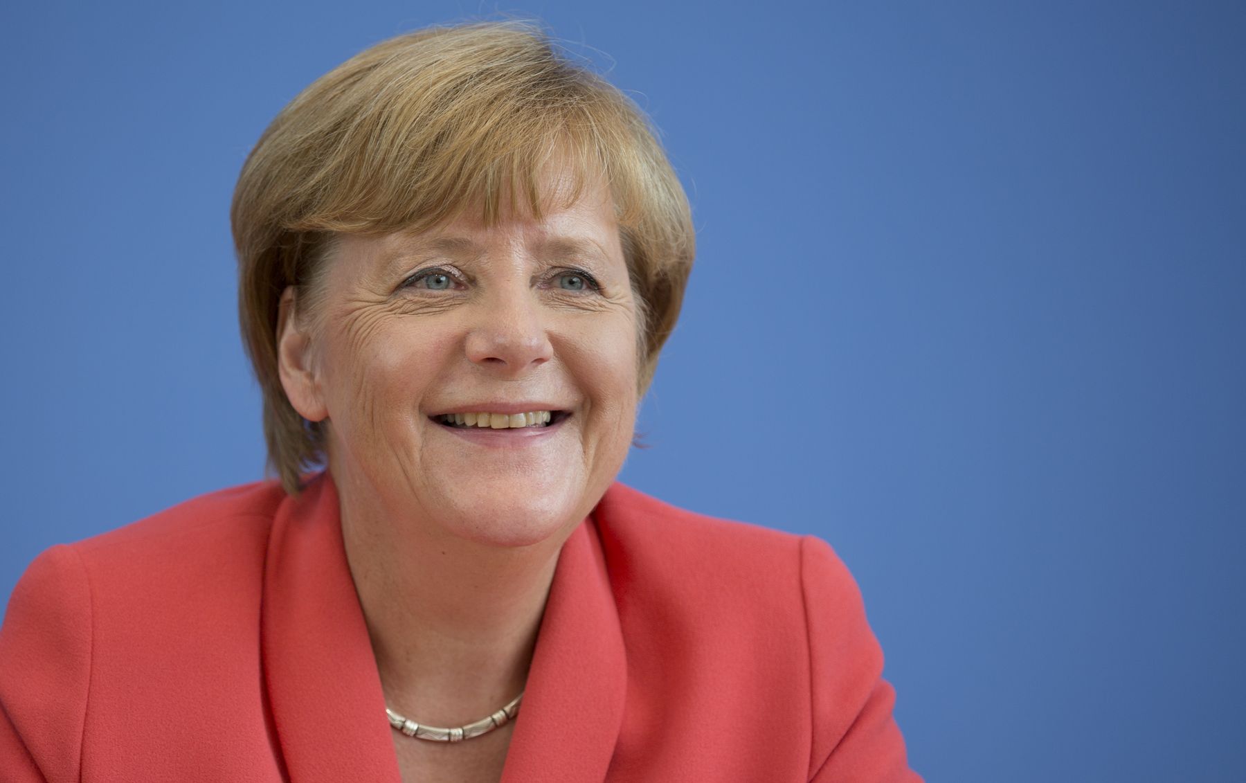 Меркель: Еврокомиссии не удастся остановить СП-2