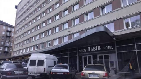 Во Львове неизвестный от имени Порошенко «заминировал» пять зданий
