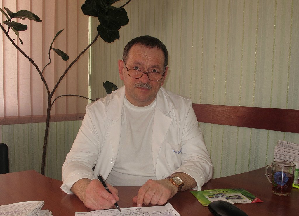 Отец Гандзюк обещает подать в суд на Луценко