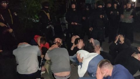 В Виннице полиция задержала 50 человек, захвативших завод