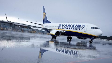 Омелян поблагодарил RyanAir за украиноязычный сайт