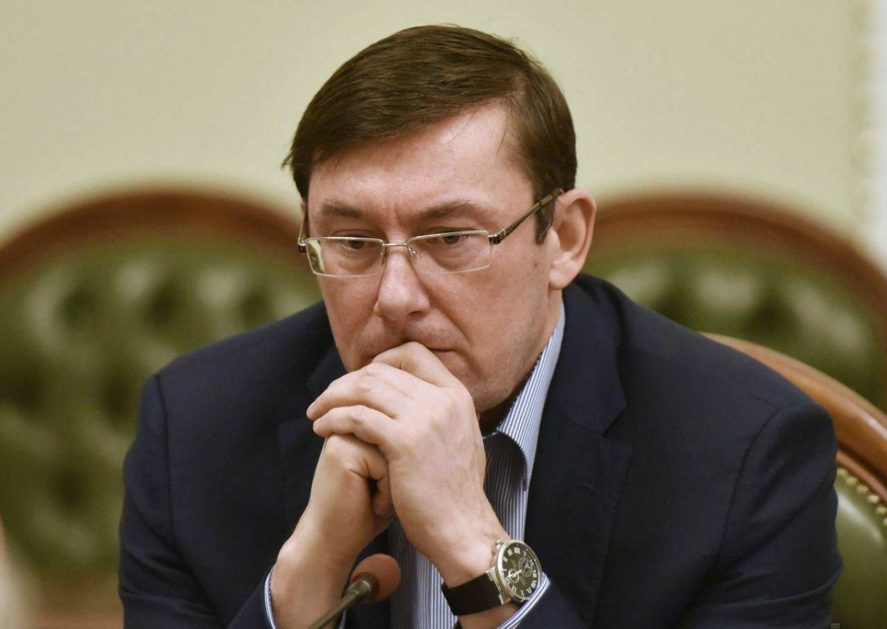 «Прислушался к Зеленскому». Луценко завел дела за призыв к снятию блокады Донбасса
