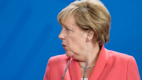 В АП сообщили, о чем Зеленский будет говорить с Меркель