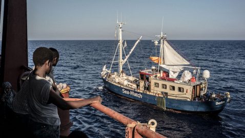 Германия согласились принять мигрантов, которым отказала Италия