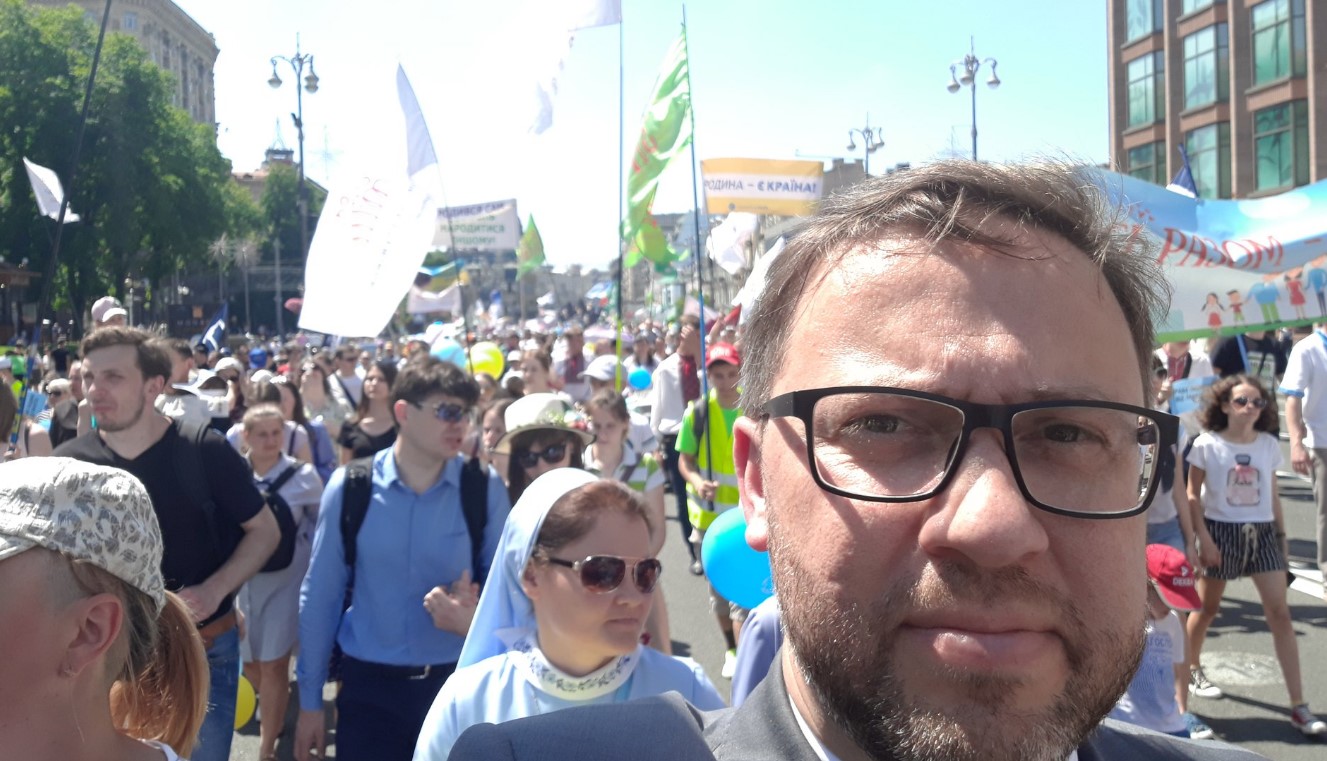 Посол Польши вышел на марш за семейные ценности в Киеве