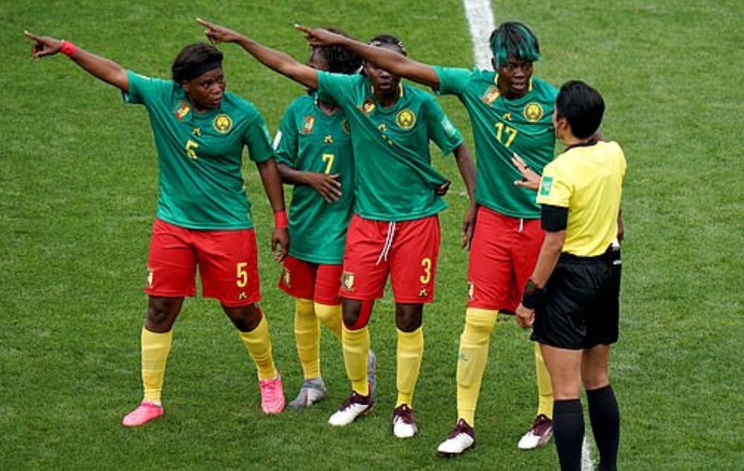 Футболистки сборной Камеруна обвинили ФИФА в расизме