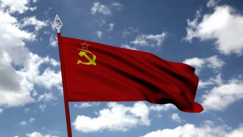 В Швеции над зданием муниципалитета вывесили флаг СССР