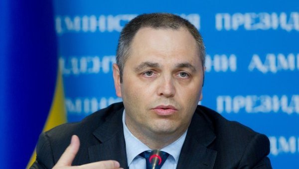 Портнов: Печерский суд разрешил выемку документов Порошенко