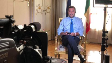 Глава МВД Италии заявил, что его хотела убить «украинская группировка»