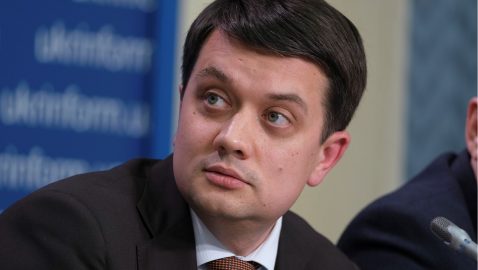 Разумков: Вопросы декоммунизации должны решать на референдумах