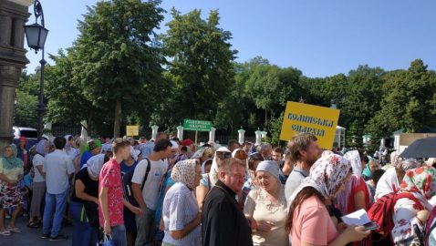 Крестный ход: в УПЦ заявляют о 300 тыс участников, в МВД говорят о 30 тысячах