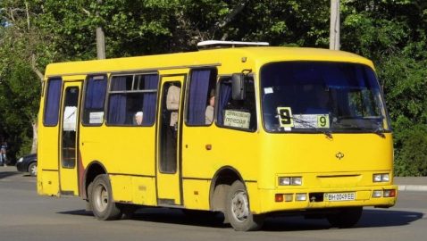 В Киеве обстреляли рейсовый автобус