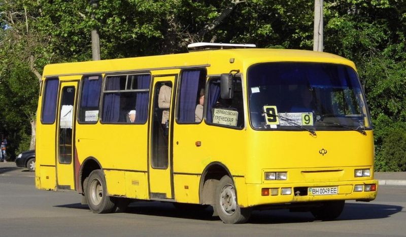 В Киеве обстреляли рейсовый автобус