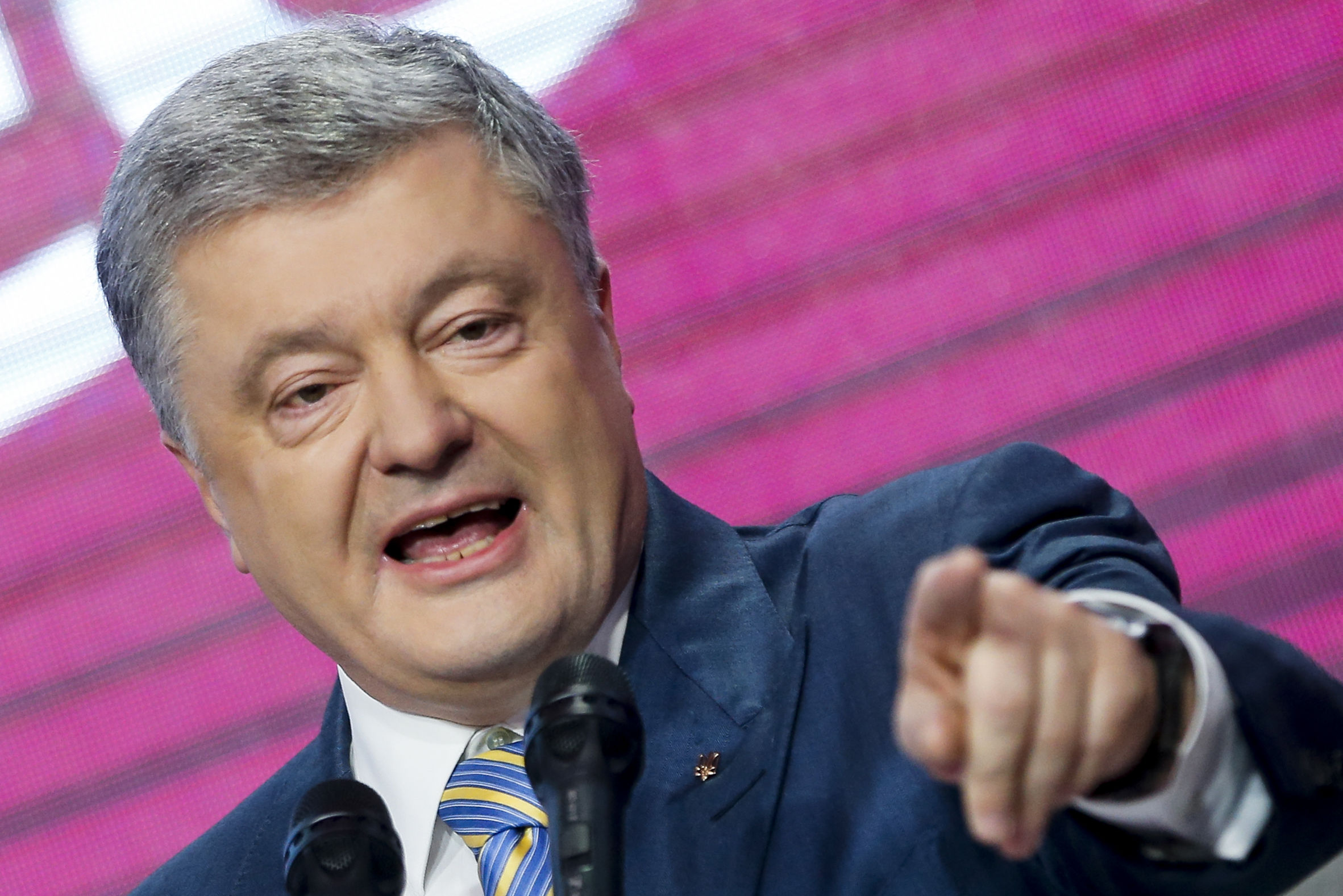 Порошенко во время голосования рассказал о «российском реванше» и «парламентском спецназе»