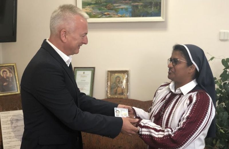 Зеленский дал гражданство монахине из Индии