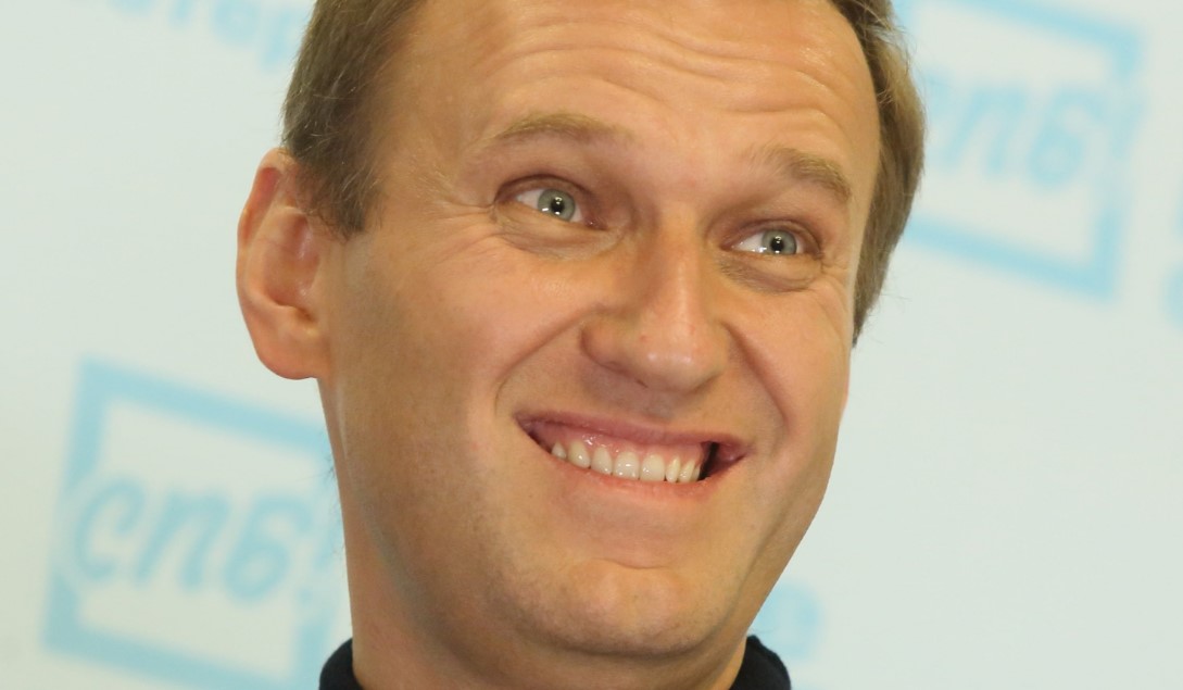 «Как дурак – в трусах, в отделении полиции»: Навальный сообщил о своем задержании