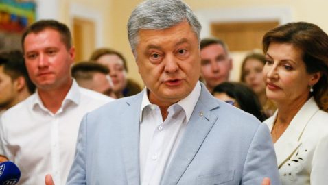 Порошенко пришел на допрос в ГБР, в ведомстве не знают зачем