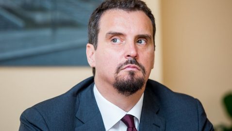 Суд закрыл дело о давлении на Абромавичуса окружением Порошенко