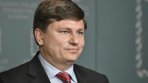 Шарий: окружение Герасимова наживается на ремонтах дорог