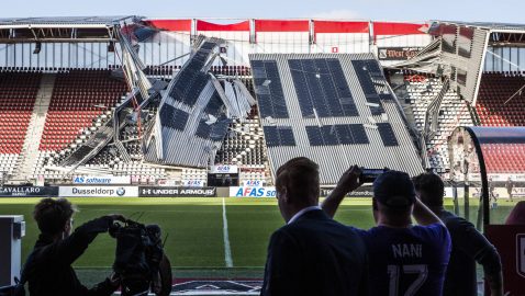 Матч ФК «Мариуполь» могут перенести из-за обвала крыши стадиона в Нидерландах