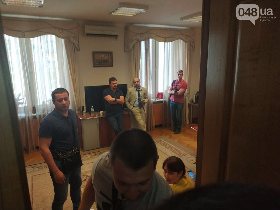 СМИ: ГБР проводит обыски в Одесском облсовете