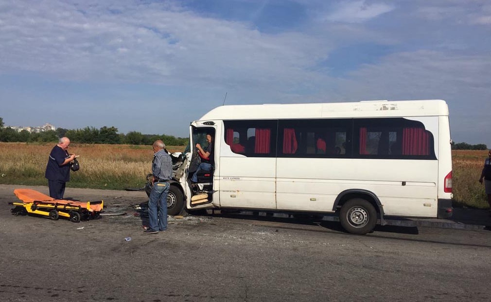 ДТП с маршруткой на Днепропетровщине: 13 пострадавших