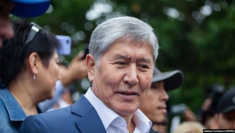 В Киргизии силовики задержали экс-президента, есть пострадавшие
