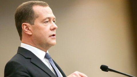 Медведев прокомментировал задержание Атамбаева