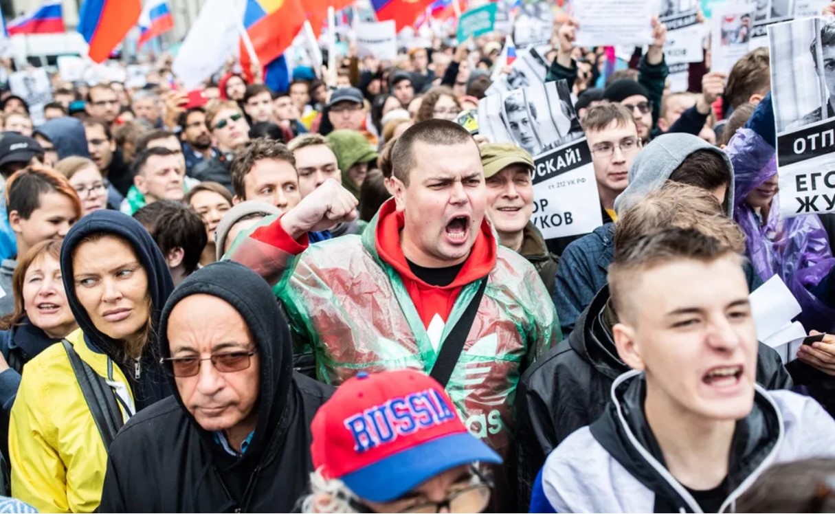 Волонтеры: на митинге в Москве было до 50 тысяч человек, проходят задержания