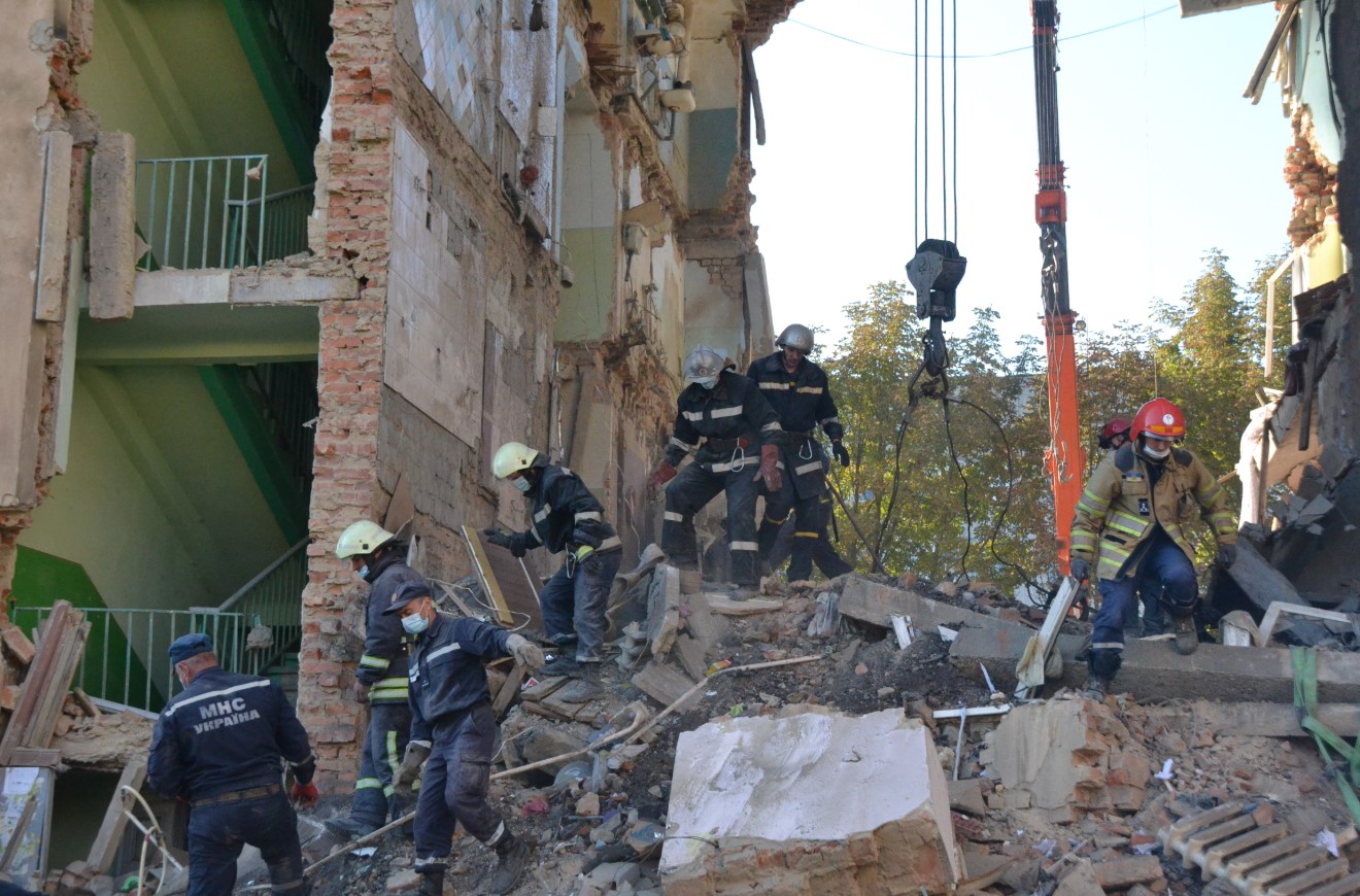В Дрогобыче под завалами дома нашли восемь погибших
