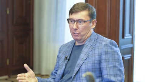 Луценко: Порошенко не вручены подозрения ни по одному делу