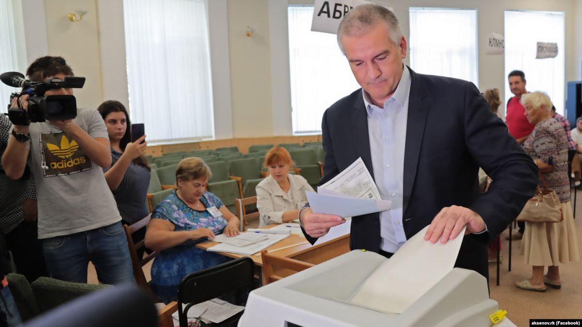 Выборы в Крыму: Украина предъявляет обвинения организаторам