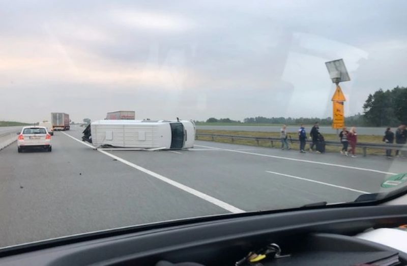 В Польше перевернулись два автобуса на украинских номерах