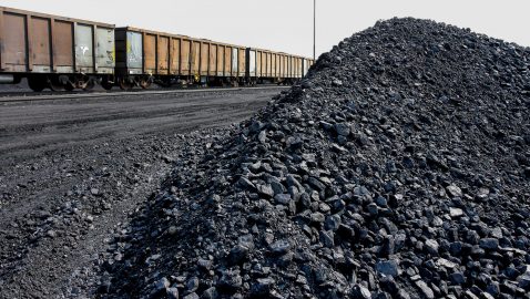 Львовская полиция пригрозила разогнать блокировщиков российского угля