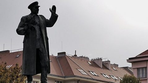 В Праге памятник Коневу перенесут в музей