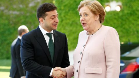 Зеленский провел телефонный разговор с Меркель