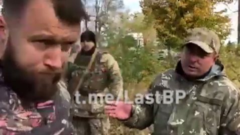«Подонок, стрелявший в ветеранов»: экс-командир «Азова» отчитал полицейского