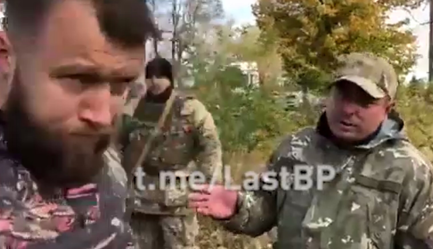 «Подонок, стрелявший в ветеранов»: экс-командир «Азова» отчитал полицейского