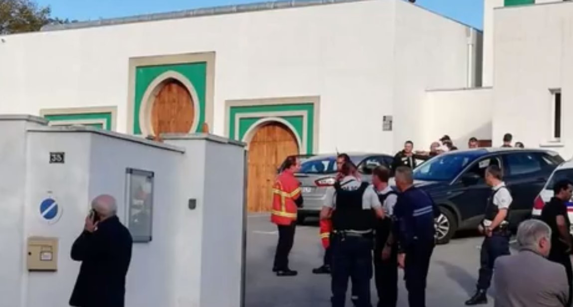 Стрельба у мечети во Франции, есть раненые