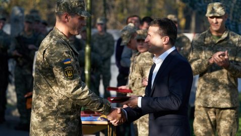 Зеленский присвоил почетные наименования бригадам ВСУ