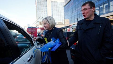 Луценко сообщил, что вернулся в Киев из-за здоровья жены