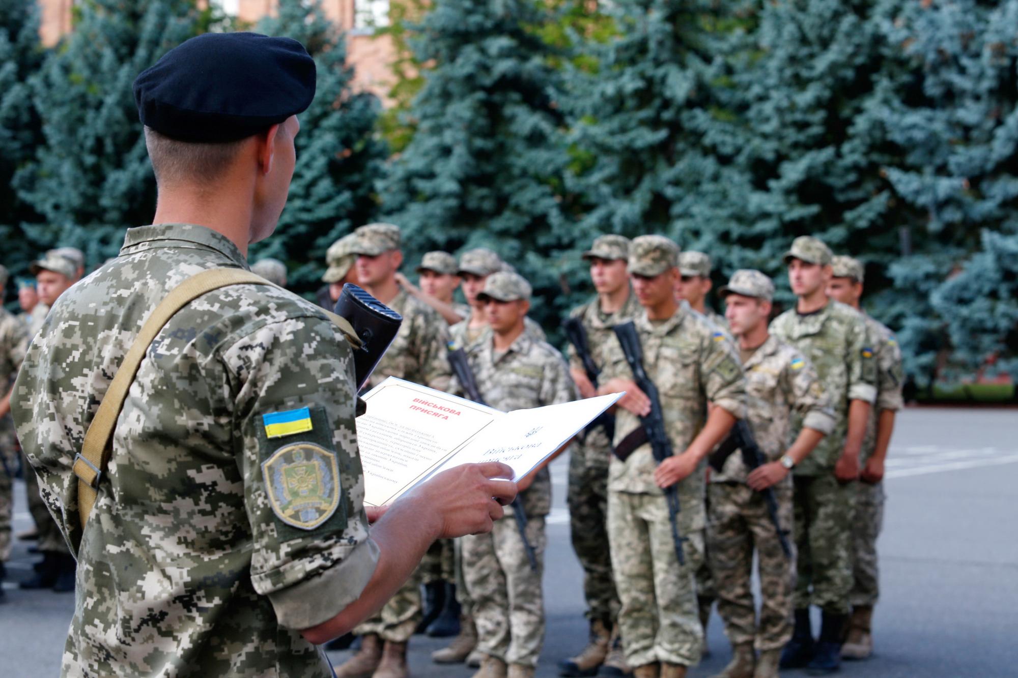 Не «прапорщик», а «штаб-сержант». В Украине изменили воинские звания