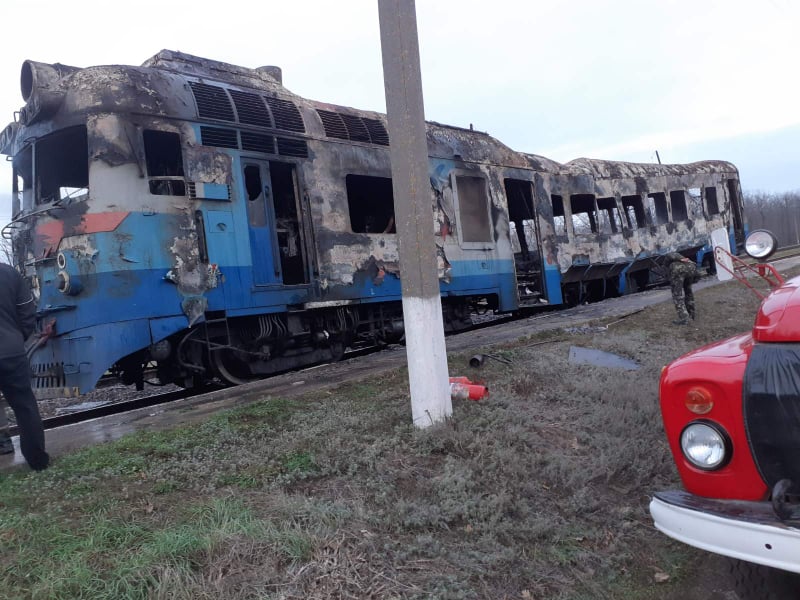 Под Николаевом горел дизельный поезд