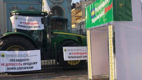 Советник премьера об акции аграриев: все равно, что митинг против тарифов на «Мерседесах»