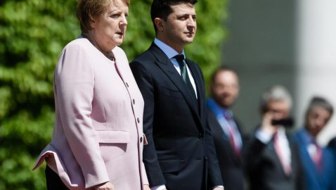 Зеленский и Меркель обсудили подготовку к «нормандской встрече»