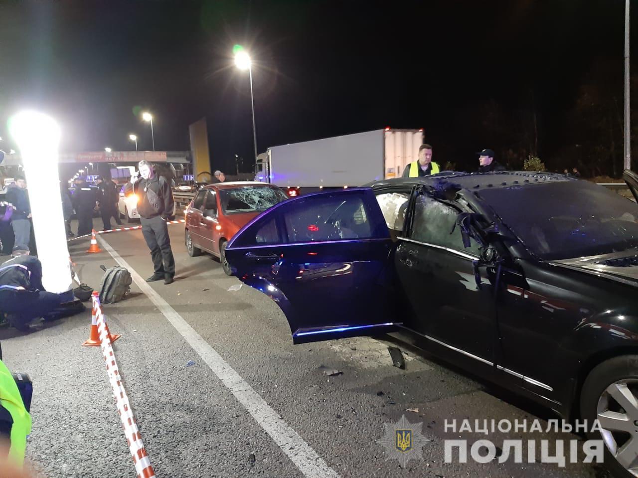 При взрыве Mercedes в Киеве погиб полицейский