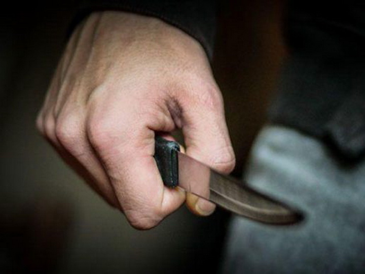 В Ужгороде мужчина ранил ножом полицейского